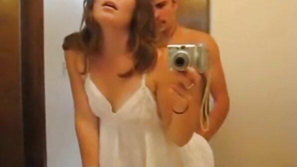 Spontāns sekss viesnīcā ar kuplo MILF Ivy Lebelle
